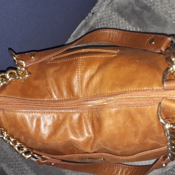 Grace Adele~Dylan Genuine Leather Shoulder Bag - Picture 10 of 15